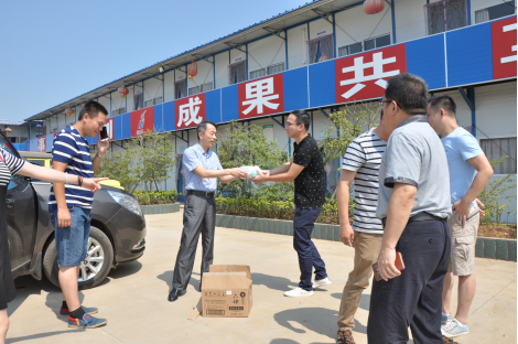 南昌城投集团开展“送清凉”走访慰问活动_尊时凯龙