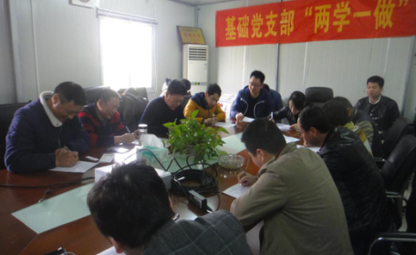 多行动开展综治宣传月活动_尊时凯龙