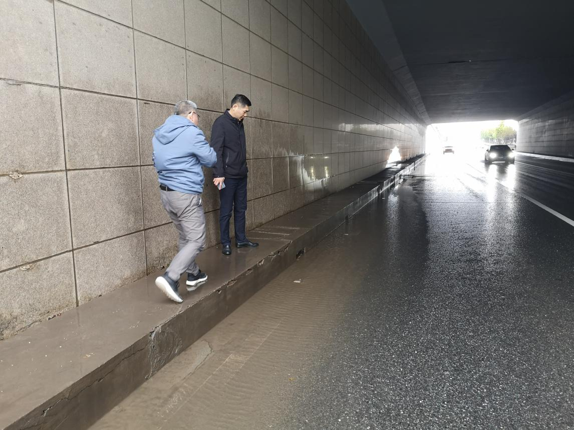城建公司开展防汛排涝事情监视检查_尊时凯龙