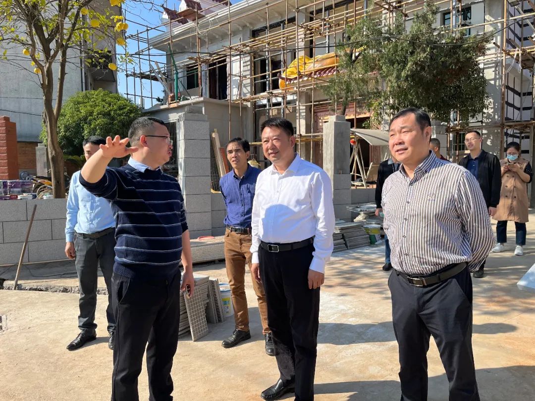 罗辉深入挂点帮创平安村开展调研活动_尊时凯龙