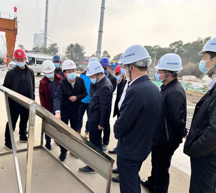 市住建局局长李勇一行深入丹霞路项目现场调研_尊时凯龙