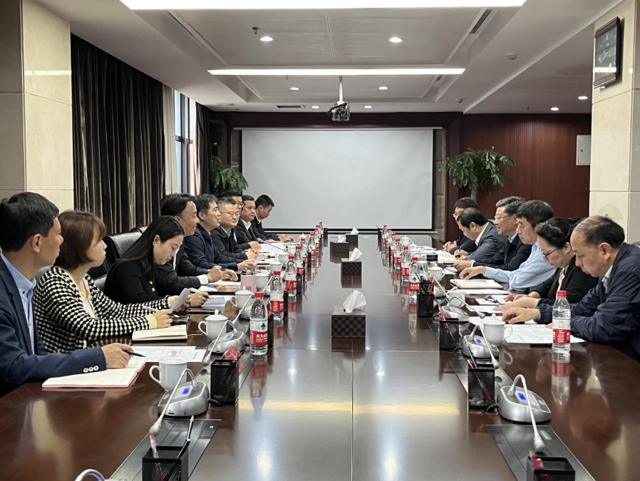 东湖区人民政府一行到集团开展座谈交流_尊时凯龙