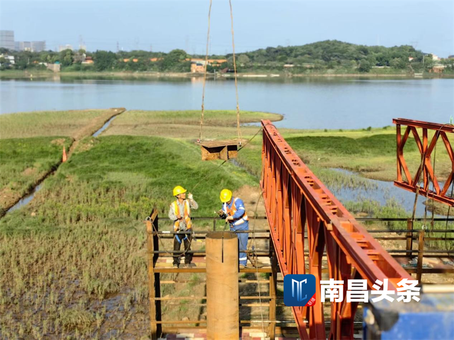 抢抓进度建设者们坚守一线为项目按下“加速键”_尊时凯龙