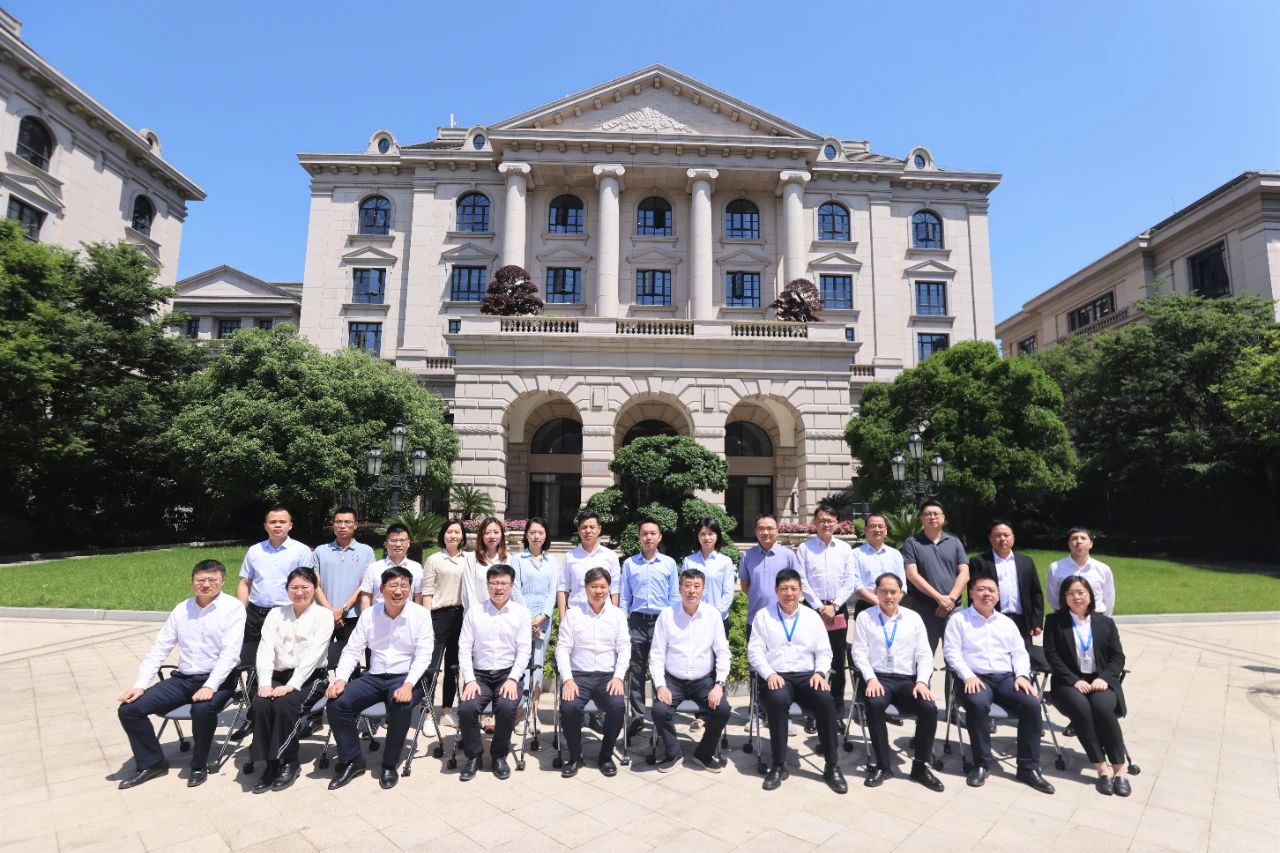 集团第一批参训职员赴中建八局总承包公司开展岗位实训活动_尊时凯龙