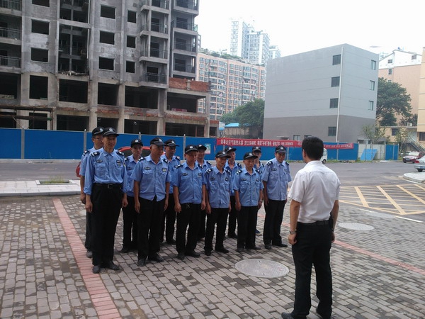 利民佳苑物业开展消防清静演习