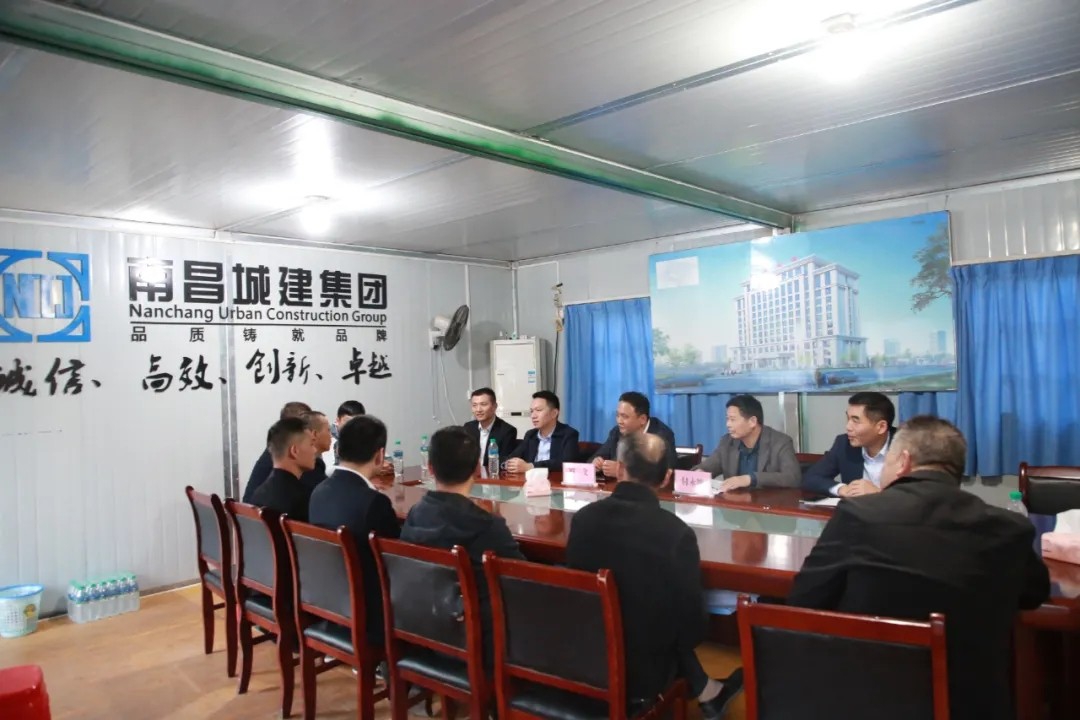 南昌城投集团人武部开展传承武士精神，，，做集团建设生长的“排头兵”座谈会